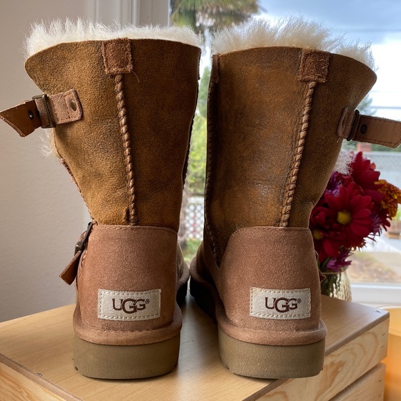 Uggs - Picture 3 of 5